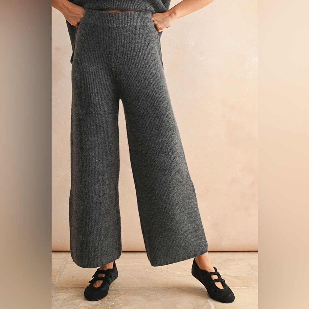 Daily Practice Anthropologie Knit Sweater Cropped Pants in Charcoal Size Medium